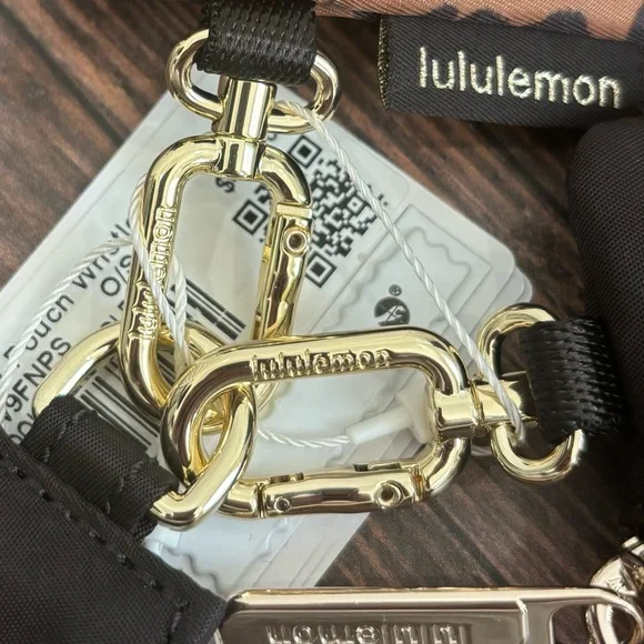 NWT Lululemon Dual Pouch Wristlet In Leopardo Shift Midi Desert Khaki - Picture 5 of 8